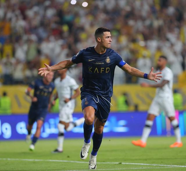 C罗连续十二场比赛得分超过刷新纪录，老鹰不断突破！